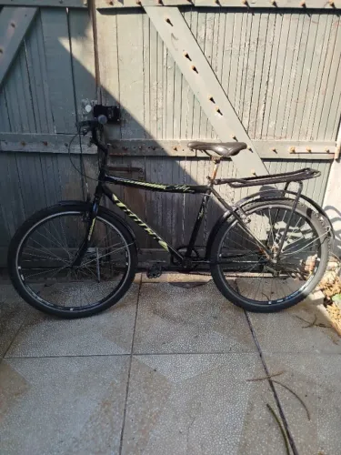 bicicleta aro 26,semi nova. gratis um pneus novo