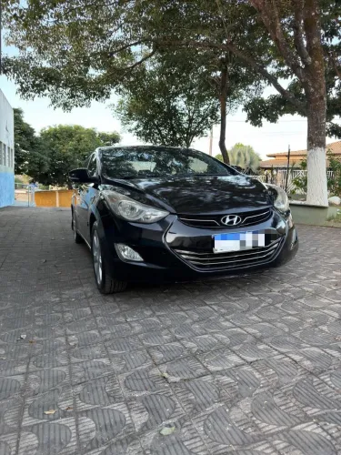Hyundai Elantra GLS 1.8 16V Aut. 2013