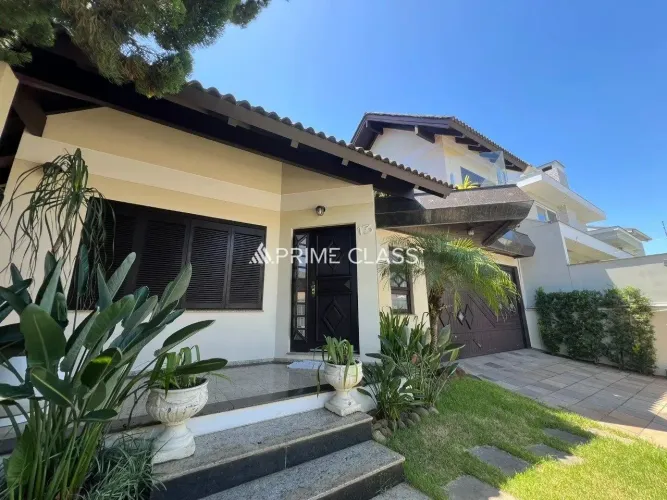 Sobrado de alto padrão com 3 dormitórios sendo 2 suítes - Bairro Centro, Canoas/ RS