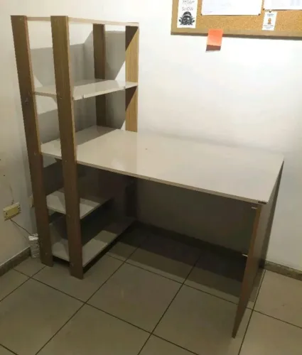 Mesa para Computador Match Artely com 3 Prateleiras