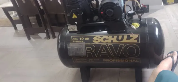 Compressor de ar semi-novo