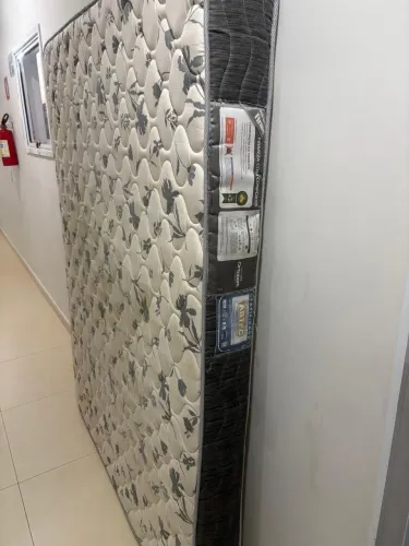 Cama: box + colchão Ortobom 