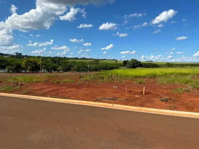 Terreno à venda em Paulínia, Betel, com 300 m², Residencial Golden Lake