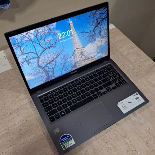 VENDE-SE NOTEBOOK EM ÓTIMO USO INTERRESSADOS ENTRAR EM CONTATO POR GENTILEZA.