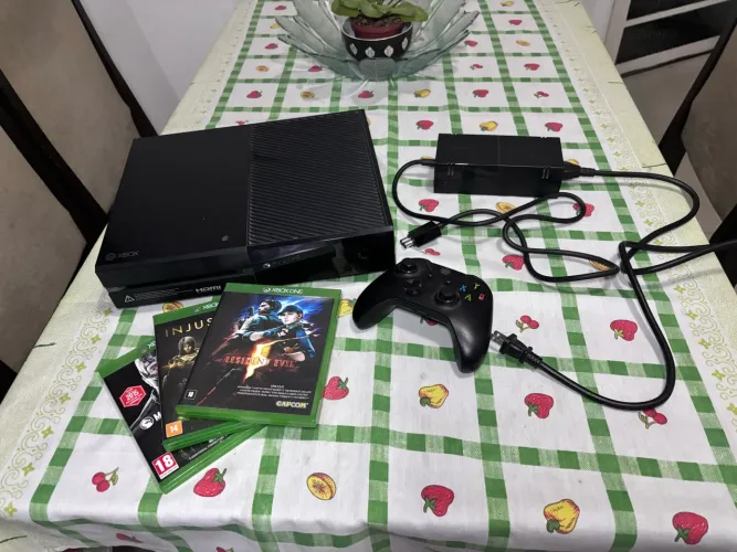 Xbox one com 3 jogos e manete (ler descrição)