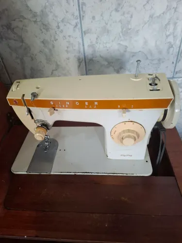 Máquina de costura antiga