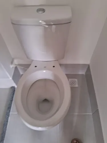 PIA DE BANHEIRO E VASO SANITÁRIO