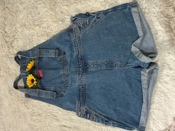 Jardineira Jeans