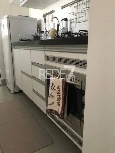 Studio renovado à venda em Botafogo: 1 quarto, 1 sala, 1 banheiro, 1 vaga. Investimento co