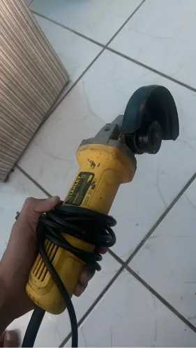 Esmerilhadeira