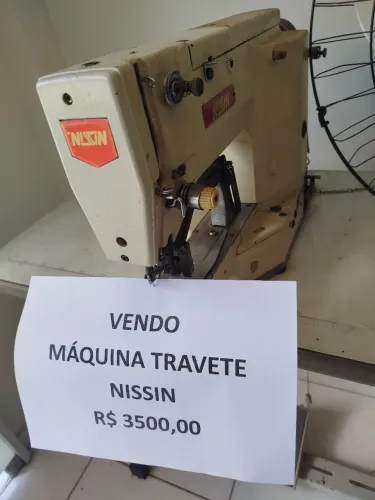 Máquina de costura TRAVETE