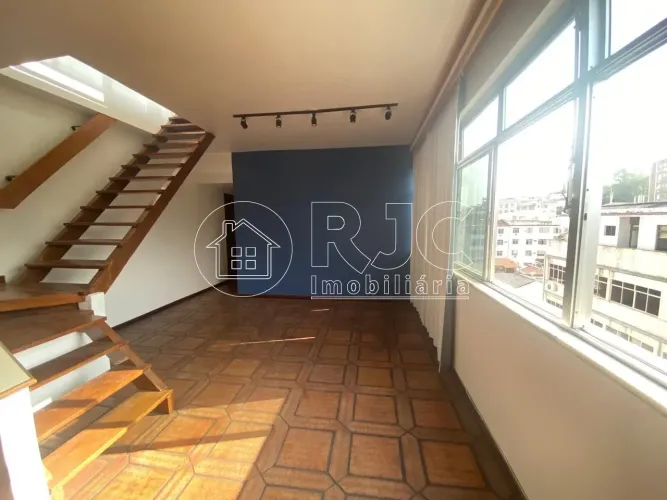 Duplex para venda tem 272 metros quadrados com 4 quartos em Tijuca - Rio de Janeiro - RJ