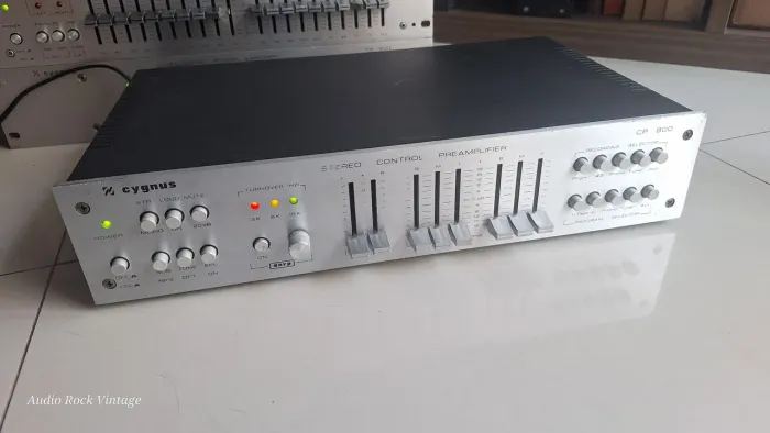 PRÉ AMPLIFICADOR CYGNUS CP 800 (( MuitoNovo ))