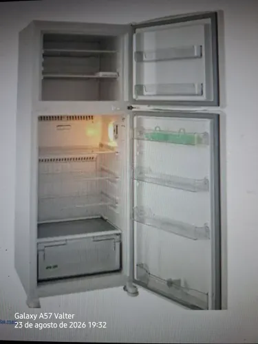 VENDO GELADEIRA 450l