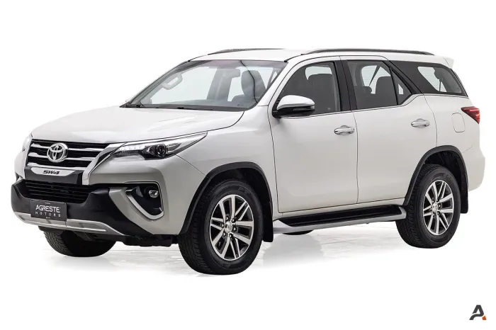 Toyota Hilux SW4 SRX 4X4 2.8 TDI 16V Dies. Aut. 2018