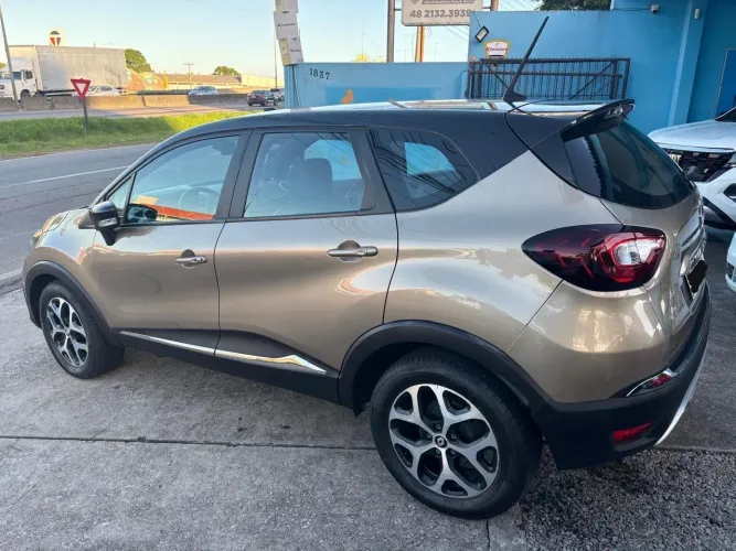Renault Captur Intense 1.3 TB 16V Flex 5P AUT 2023