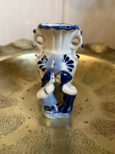 Mine jarrinha em porcelana