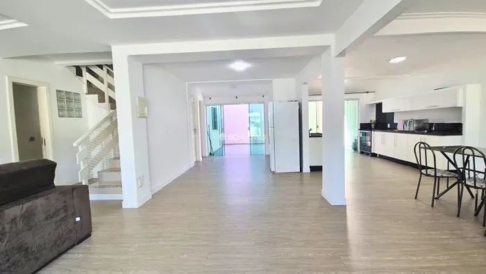 Casa 5 Dormitórios Mobiliada - Canasvieiras