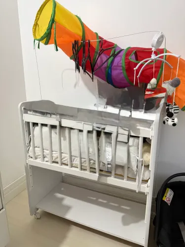 Berço transportável + kit de cama 