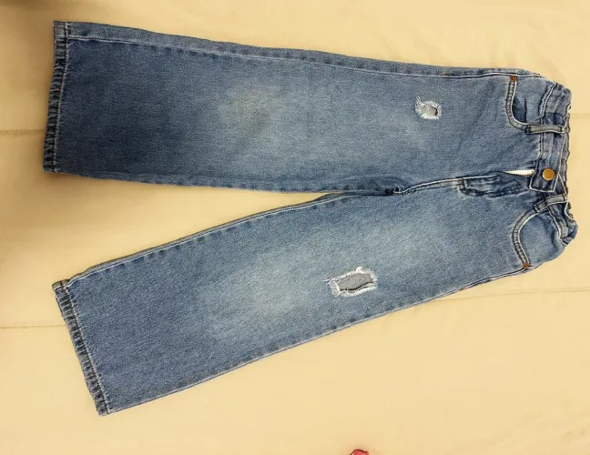 Calça jeans infantil (10$)