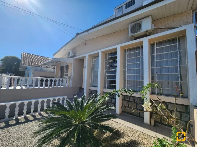Casa próxima ao Shopping Beira Mar Centro