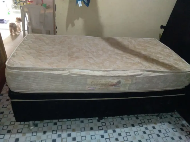 Vendo cama boa solteiro