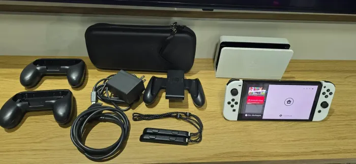 Nintendo Switch Oled + Brindes