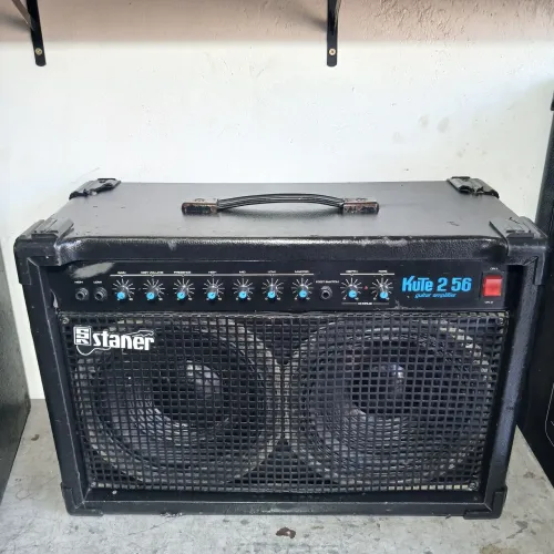 Amplificador de guitarra Staner (2 X 10")