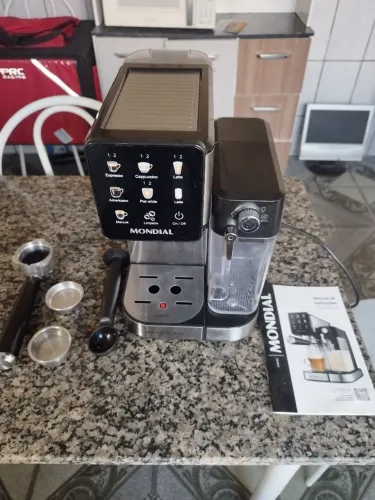 Cafeteira Mondial Dolce Latte 20 bar