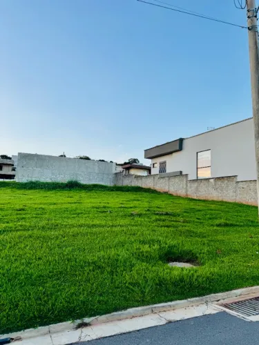 Lote Jardins Nápoles 377m² frente para mata. Aceito carro ou ágio de apartamento.