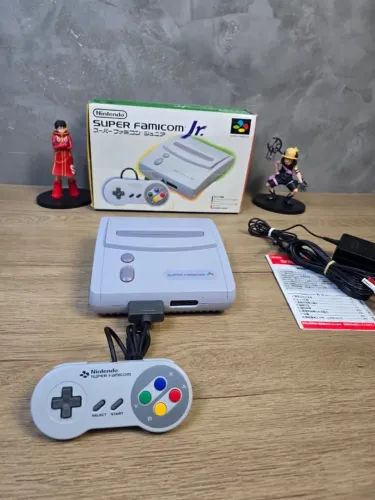 ? SUPER FAMICOM JR. ORIGINAL COMPLETO NA CAIXA - ITEM DE COLEÇÃO ?