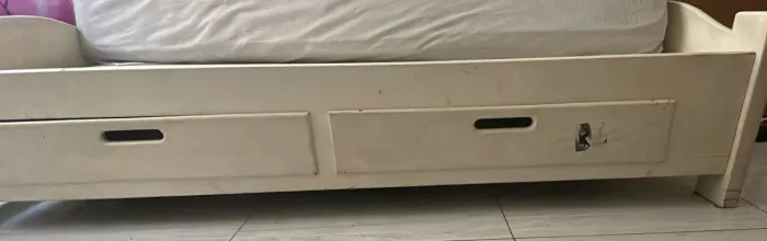 Cama com gaveteiro! Pra levar logo