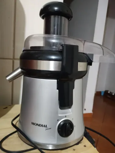 Centrífuga de Alimentos Mondial Juicer CF-02 Prata/Preto - Perfeito Estado