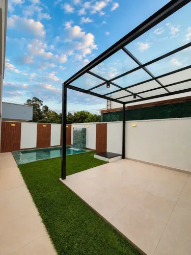 VIVANDA DAS MARINAS, VENDO COM 3 SUÍTES, COM PISCINA