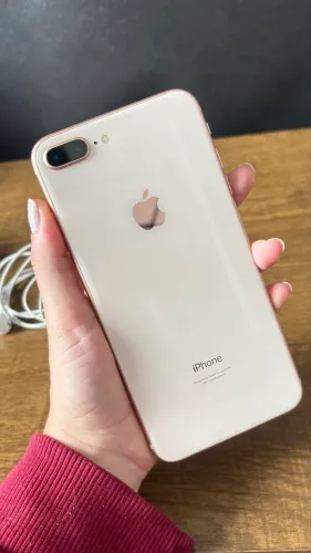 iPhone 8 Plus 64 GB Dourado