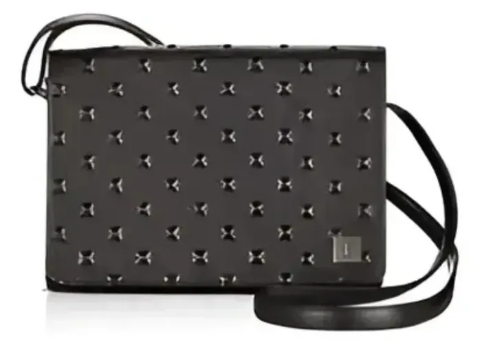 EUDORA BOLSA SPIKES EM PVC C/A