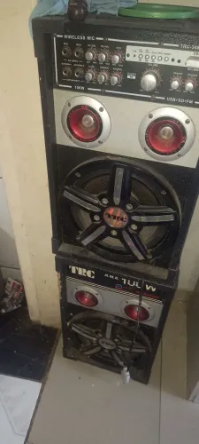 Caixa de som amplificada