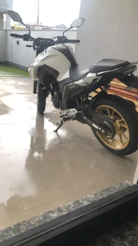 Vendo Fazer 250, 7,500km rodados, moto zero.