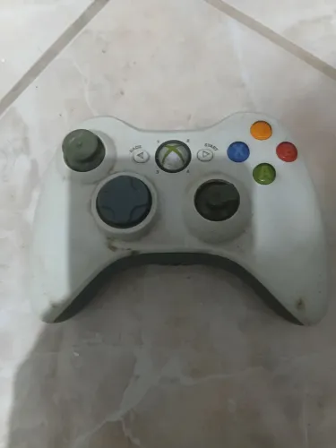 Controle XBOX 360 quebrado