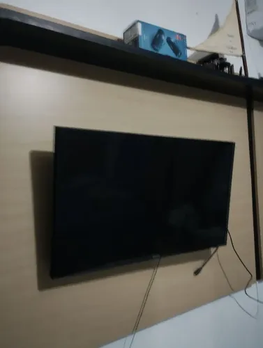 Tv 32 polegada smart tv novinha $ 400 faço entrega 