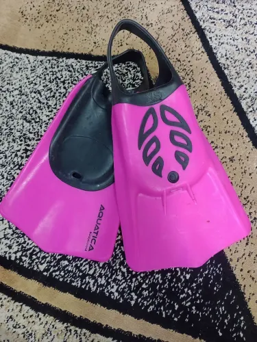 Nadadeira para Bodyboard Aquatica Rosa/Preto - Tamanho XS