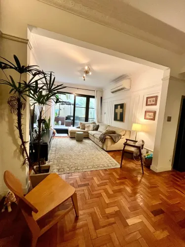 Apartamento reformado 95 m2 com 2 quartos e varanda a venda