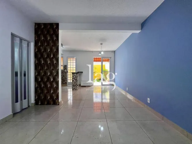 Casa com 2 quartos para alugar, 78 m² por R$ 3.890/mês - Condomínio Villa Flora - Votorant