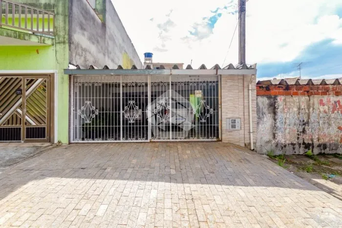 CASA PARQUE SELECTA , COM SOBRADO NO QUINTAL.