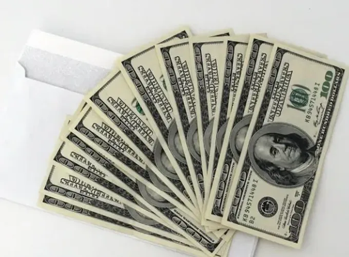 Notas de $100 dolares antigas