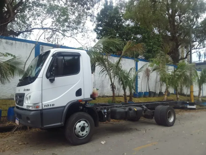 CAMINHÃO MERCEDES BENZ 1016 CE