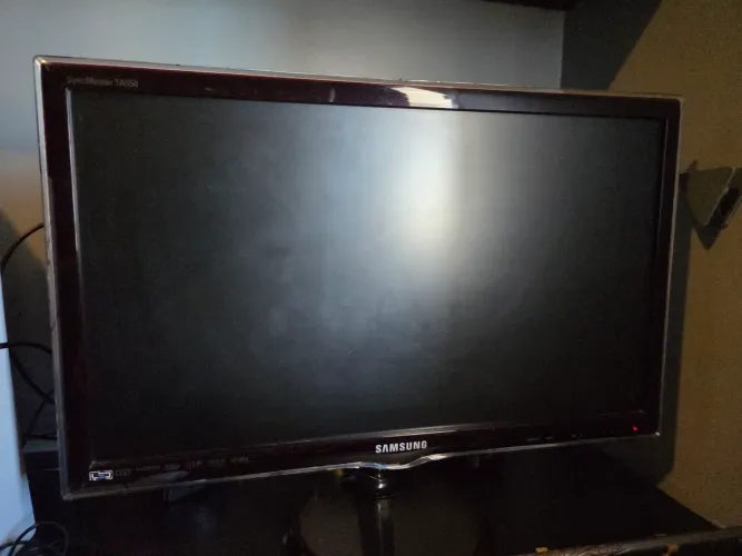 monitor/tv led 24 1 samsung TA550 Full HD<br><br>USB