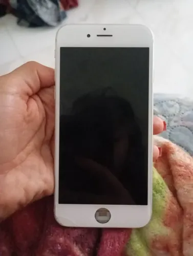 iPhone 6s *leia a descrição*