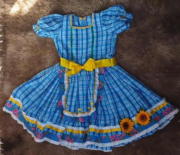 Vestido junino Feminino. $70 Reais Novo. Zap *.