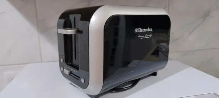 Torradeira Electrolux 220v